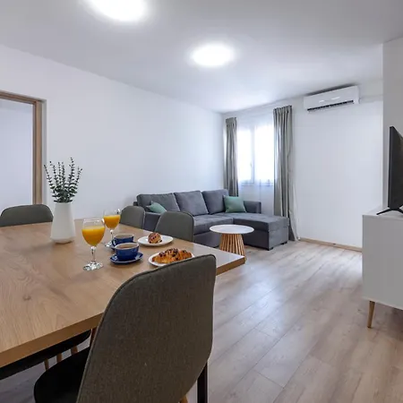 Marina Sea View Apartment *