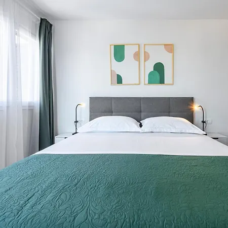 Marina Sea View Апартаменты *